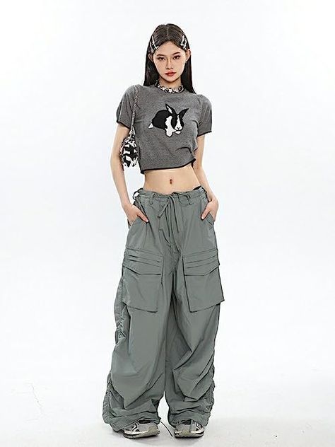 Cargo Parachute Pants, Parachute Cargo, Junior Pants, Streetwear Pants, Trendy Streetwear, Style Cargo, Boho Floral Dress, Type Of Pants, Pants Outfit