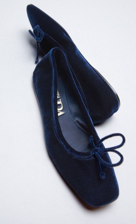 Zara dark blue velvet ballet Blue Ballet Shoes, Velvet Ballet Flats, Shoe Hacks, Blue Ballet Flats, Velvet Flats, Girly Shoes, Leather Ballet Flats, Shoe Lover, Bow Detail