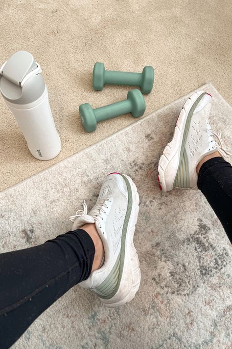 fitness green gym weights gym outfit owala water bottle working out white sneakers workout fit aesthetic Healthy Aesthetic, Fitness Vision Board, Clothing For Tall Women, Gym Aesthetic, Vision Board Pictures, Healthy Girl, Aesthetic Women, Workout Aesthetic, Vision Board 2023