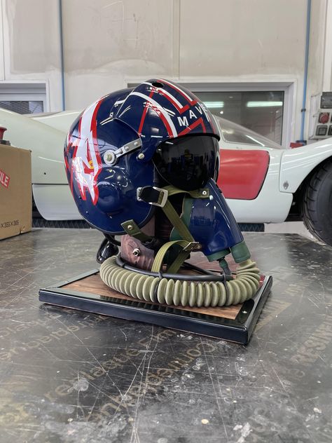 Top Gun Helmet with blue O2 mask 80s Cake, Pilot Helmet, Aviation Furniture, Fighter Pilot, Bike Helmet, Tom Cruise, Military Aircraft, Aircraft, Mask