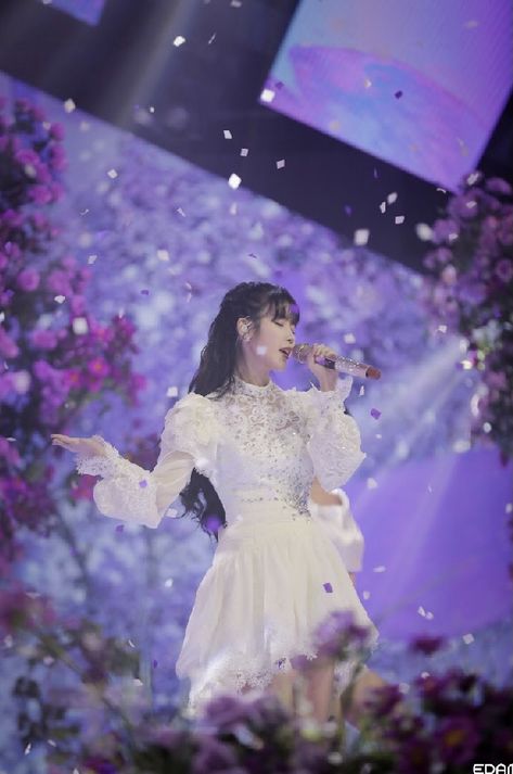 Iu Dress, Gown Aesthetic, Concert Dresses, Beauty Pop, Concert Fits, Fairy Dress, Stage Outfits, Kpop Girl Groups, Concert Outfit