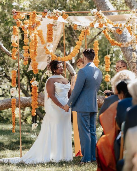 Chuppah Ideas, Rose Gold Bridesmaid Dress, Orange Bridesmaid, Advice For Bride, Gold Bridesmaid Dresses, Multicultural Wedding, Beach Ceremony, Online Wedding, Ceremony Flowers