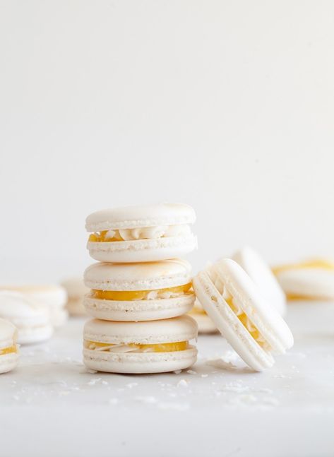 Coconut Cream Frosting, Macaron Filling, Coconut Frosting, Lemon Coconut, Coconut Chips, Gel Food Coloring, Cream Frosting, French Macarons, Lemon Desserts