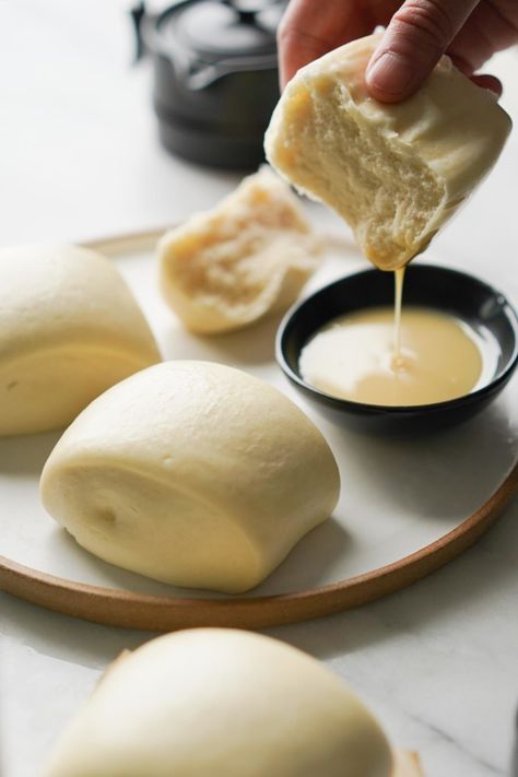 Mantou Recipe (Fluffy Chinese Steamed Buns) - Hungry Huy Chinese Bread Recipe, Mantou Recipe, Chinese Steam Bun Recipe, Chinese Bread, Asian Buns, Chinese Steamed Buns, Steam Buns Recipe, Steamed Bread, Zhou Dynasty