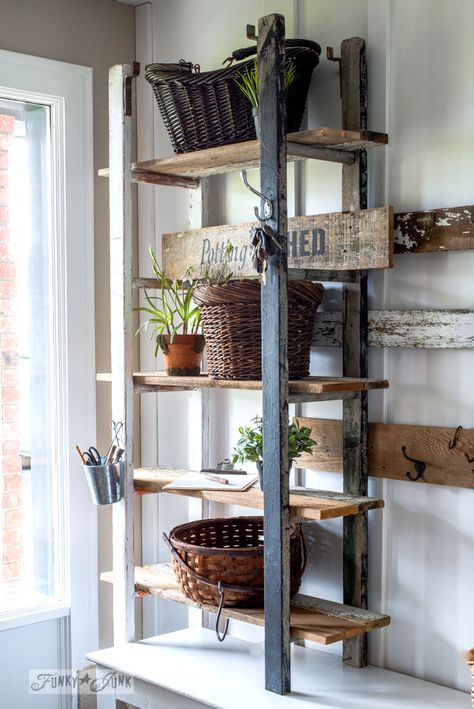 Quirky 2 ladder shelving in the entry. Two identical wooden ladders line up, creating the perfect rusting shelving with basket storage for an entry! Rustic Shelving Unit, Ladder Shelving, Scrap Wood Diy, Wooden Ladders, Holiday Decorations Diy, Entryway Design Ideas, Rustic Shelving, Using Scrap Wood, Ladder Ideas