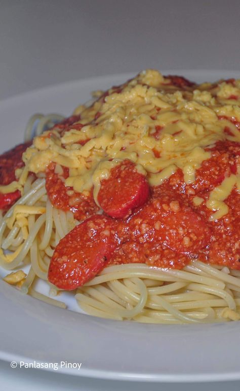 Jollibee Style Spaghetti Jollibee Spaghetti, Spaghetti Sauce Recipes, Delicious Spaghetti, Sausage Spaghetti, Spaghetti Sauce Recipe, Pork Ham, Spaghetti Pasta, Spaghetti Recipes, Meat Sauce