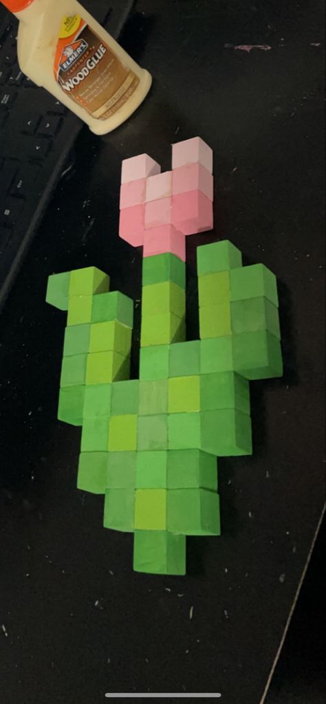 Diy Minecraft Decorations, Minecraft Diy Crafts, Minecraft Room Decor, Card For Birthday, Diy Minecraft, Idea For Birthday, Minecraft Decorations, Wooden Cubes, Minecraft Crafts