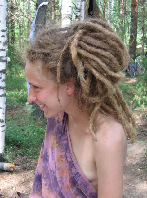 Dread Inspiration, Female Dreads, Hippie Commune, Hippie Couple, White Dreads, Dreadlock Hair, Pretty Swimwear, Beautiful Dreadlocks, Olivia Rose