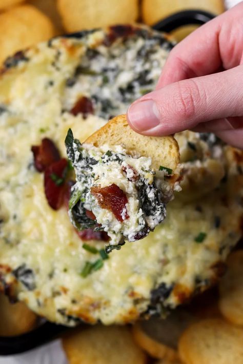 Spinach Bacon Dip, Bacon Spinach Dip, Hot Spinach Dip Recipe, Bacon Cheeseball Recipes, Bacon Cheeseball, Baked Spinach Dip, Bacon Cheddar Dip, Hot Spinach Dip, Spinach Dip Recipe