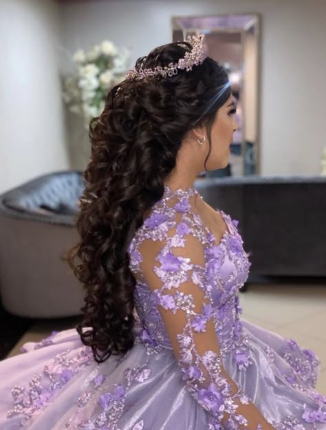 Lavender Quinceanera Hair, Quinceanera Ideas Themes Unique, Purple Quince Dress, Lavender Quinceanera Dresses, Lavender Quinceanera, Purple Quinceanera, Rapunzel Wedding, Quince Stuff, Purple Quinceanera Dresses