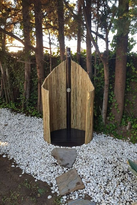 Being a natural resource, it is both eco-friendly and sustainable and often less expensive than other decorative items. Whether you require something practical or simply decorative, a little bit of creative thinking together with some timber laths will get you a long way. Rustic Outdoor Shower Ideas, Outdoor Shower Design, Rustic Fencing, Lath Projects, Pool Bars, Outdoor Shower Ideas, Sunset Hills, Bamboo Construction, Natural Resource