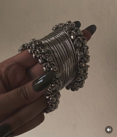 Bangles Oxidised, Oxidised Bangles Aesthetic, Traditional Oxidized Wedding Bangle, Traditional Oxidized Bangle, Vintage Oxidized Bangle For Festival, Oxidised Silver Jewelry, Fancy Jewellery Designs, Indian Aesthetic, Stacked Bangles