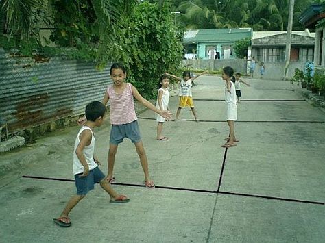 Patintero : A Filipino Kid's Game/Pass Time Batang 90s Games, Patintero Game, Filipino Childhood, Philippines Street, 2000s Childhood Memories, Page Background Design, 90s Games, Robot Wallpaper, Fake Boyfriend