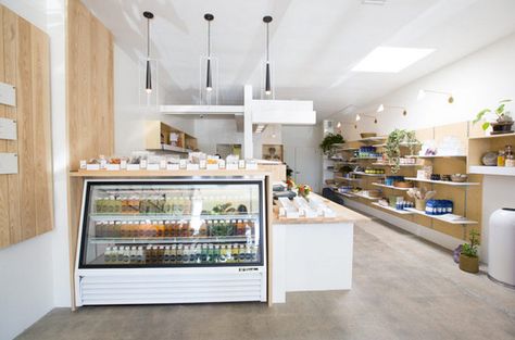 The Ultimate Guide to LA's Best Juice Bars, Mapped Juice Bar Interior, Juice Bar Design, Juice Store, Best Juice, Juice Bars, Smoothie Shop, Moon Juice, Organic Juice, Pressed Juice