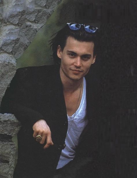 Johnny Depp - Photoshoot 1990 Johnny Depp Smiling, Johnny Depp 1990, 90s Johnny Depp, Johnny Depp Wallpaper, Johnny Depp Images, Cheeky Smile, John Depp, جوني ديب, Kaptan Jack Sparrow