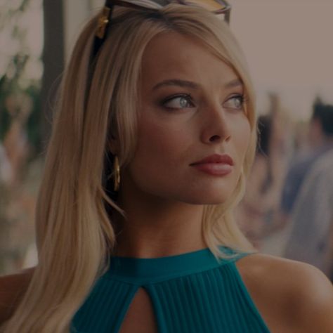 Margot Robbie as Naomi Lapaglia in The Wolf of Wallstreet (2013) #movie #actress #woman #blond The Wolf Of Wallstreet, Margot Robbie Dress, Margot Robbie Wolf, Naomi Lapaglia, The Wolf Of Wall Street, Bottle Blonde, Couples Halloween Outfits, Movie Actress, Wolf Of Wall Street