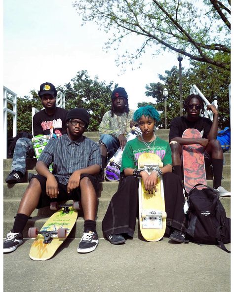 SHRED🛹. This project highlights HBCU Skater and black skater. while acknowledging their love for skateboarding and why they find solace in such a complex yet rewarding activity. From joy,and passion,to confusion and discouragement. @prazzleinc Creative director and photographer: @flickswithtelvo Other Photographer: @amariburdinestudios @kaithevisionary (Slide 2 and 4. ) Video coming soon shot by @amariburdinestudios @drone_air_productionsllc . . . . . . . . . #4theculture #blackfilmpopu... Sk8 Comic, Black Skater Boys, Skatepark Photoshoot, Skater Lifestyle, Afro Goddess, Skateboard Black, Skateboard Aesthetic, Skater Outfits, Skater Boys