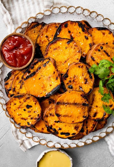 Potatoes Easy, Grilled Sweet Potatoes, Sweet Potato Fries Baked, Healthy Side Dish, Potato Recipes Side Dishes, Grilled Potatoes, Cooking Sweet Potatoes, Healthy Side, Summer Grilling