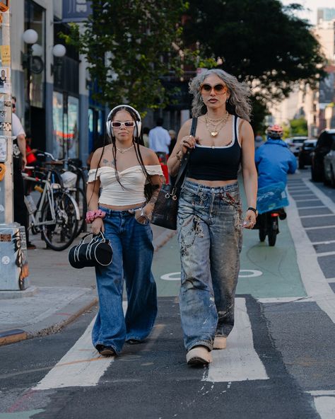 MAIN. CHARACTER. MONDAY. - #summeroutfitideas #nycstreetstyle #sohonyc #nycfashion Accessorizing Outfits, Fit Pics, People Reference, Nyc Street Style, Woman Outfit, Soho Nyc, College Fits, Street Snap, Nyc Fashion