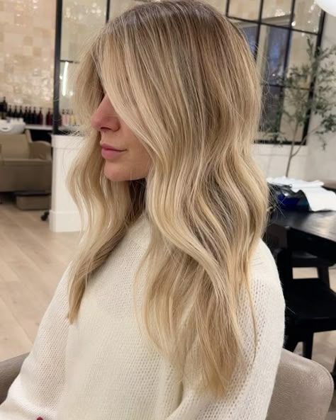 Natalie McKell on Instagram: "Blonde, but give it depth and warmth #livedincolor #livedinblonde" Soft Summer Blonde, Honey Blond Balayage, Bali Birthday, Neutral Blonde Hair, 2023 Blonde, Soft Blonde Highlights, Soft Blonde Hair, Warm Blonde Hair, Summer Blonde Hair