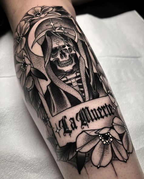 Guerrero Mexico Tattoo, Mortician Tattoo Ideas, Santa Muerte Drawing Tattoo, Mexican Inspired Tattoos, Santa Muerte Tattoo, Tattoo Baby, Gothic Tattoos, Stomach Tattoos Women, Medusa Tattoo Design