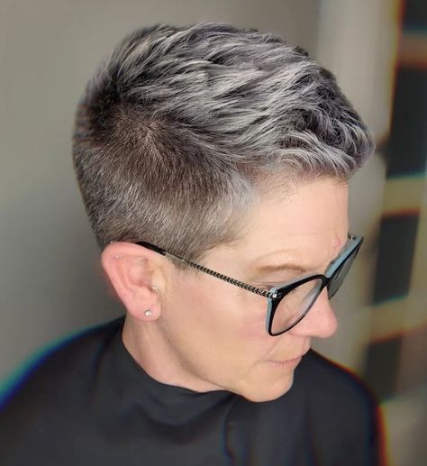 Short Tapered Pixie with Gray Highlights on Top Pixie With Glasses, Lesbian Short Hair, Short Gray Hairstyles, Tapered Pixie, Pixie Cut With Highlights, White Blonde Highlights, Gray Highlights, Gray Hairstyles, Super Short Haircuts