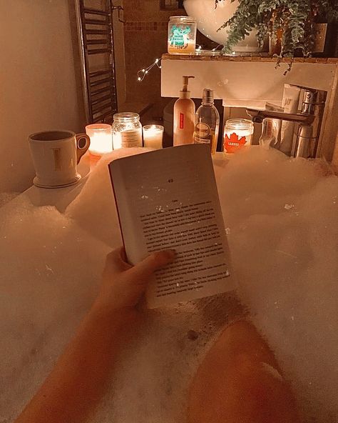 Candle Lit Bathroom Aesthetic, Bath Candles Aesthetic, Bath Asthetics, Bathtime Aesthetic, Relaxing Bath Aesthetic, Aesthetic Baths, Candle Lit Bathroom, Bubble Bath Aesthetic, Aesthetic Future