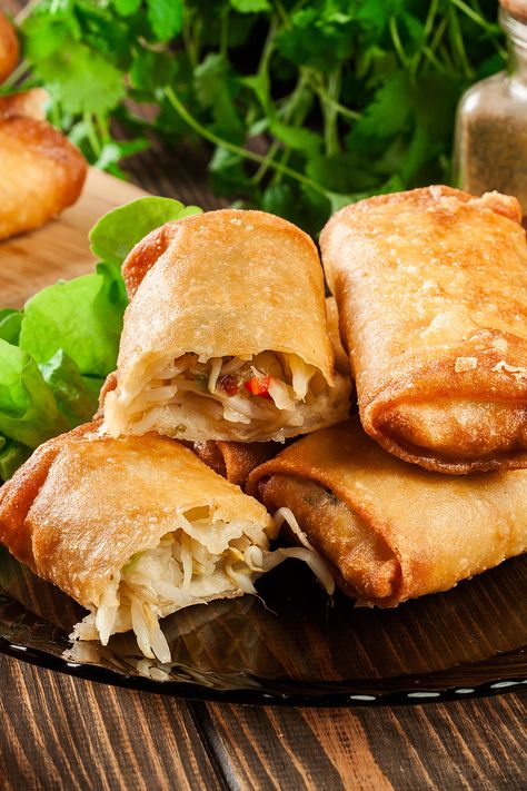 Egg Roll Wrapper, Spring Rolls Recipe, Veggie Spring Rolls, Chicken Spring Rolls, Spring Roll Recipe, Fry Recipes, Vegetarian Cabbage, Deep Fry, Egg Roll