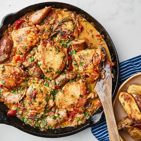 This sweet-sour pan sauce is to die for. Chicken Scarpariello Recipe, Chicken Scarpariello, Chicken Thighs Dinner, Peppadew Peppers, Kentucky Fried Chicken, Sweet Italian Sausage, Sausage And Peppers, Braised Chicken, Low Sodium Chicken Broth