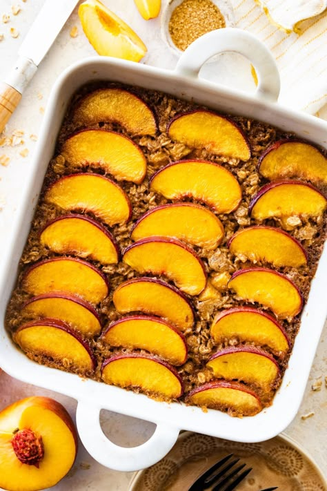 Brown Butter Peach Baked Oatmeal Panera Oatmeal Recipe, Baked Oatmeal With Peaches, Breakfast Ideas With Peaches, Healthy Baked Oatmeal Recipes, Peach Breakfast Recipes, Oatmeal Bake Breakfast, Peach Oats, Breakfast Peach, Peach Baked Oatmeal