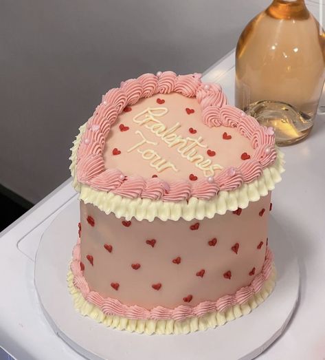 Croquette Cake, Birthday 19, Bento Cakes, Cute Cake, 18th Birthday Cake, Cake Inspo, Just Cakes, Buttercream Cake, Pretty Cakes