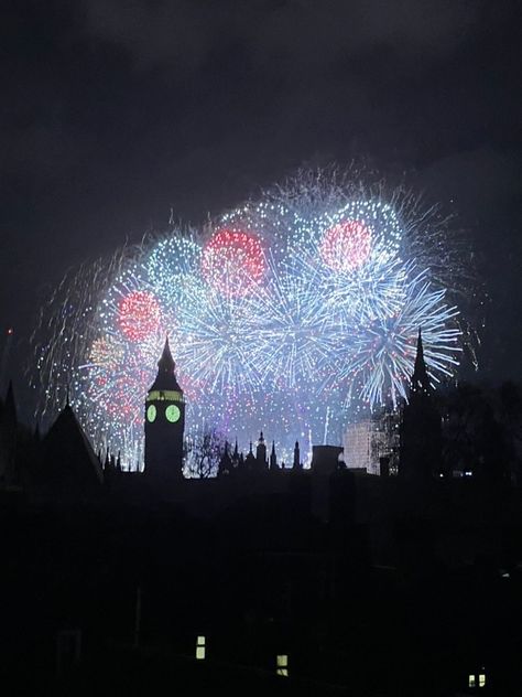 #2023 #newyear #london #aesthetic #fireworks #fashion #bigben #westminster #londoneye #christmas #seasons New Years In London, London Moodboard, New Year London, Aesthetic Fireworks, London Fireworks Video, London Fireworks, London New Years Eve Fireworks, Sydney New Year Fireworks, New Years Eve Fireworks