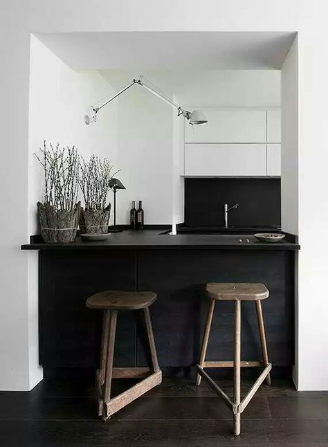 Scandinavian Minimalist Interior, Minimalist Dekor, Interior Minimalista, Small Kitchen Decor, Scandinavian Minimalist, Kitchen Images, White Kitchen Design, Kitchen Decoration, Minimalist Kitchen