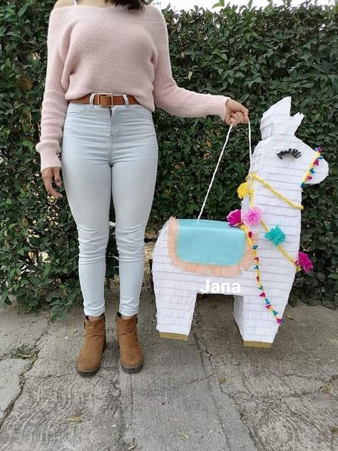 Pinatas Diy, Spanish Projects, Fairy Garden Furniture, Llama Birthday, Diy Pinata, Bilingual Education, Twin Birthday, 10th Birthday, Grad Parties