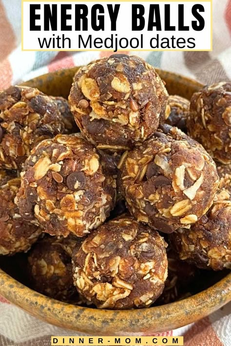 Looking for a quick, healthy snack? Try these no-bake energy balls made with Medjool dates and oats! Packed with wholesome ingredients like oatmeal and sunflower seed butter or peanut butter, these raw bites are perfect for on-the-go energy. They’re easy to make and store, making them a great addition to your meal prep routine. Just blend, roll, and enjoy! Ideal for a post-workout boost or a midday snack, these energy balls are both nutritious and delicious. Protein Balls With Dates Energy Bites, Dates Energy Balls Healthy, Energy Bars With Dates, Energy Balls With Dates And Oats, Snacks Made With Dates, Dried Dates Recipes Healthy, No Peanut Butter Energy Balls, Easy Energy Balls No Bake, Recipes With Dates Snacks