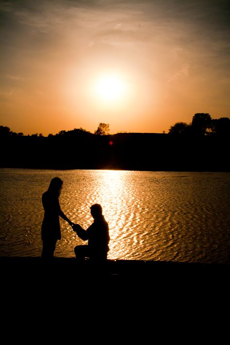 engagement photo proposal shadow sunset Shadow Engagement Photos, Lake Proposal Ideas, Proposal Silhouette, Lake Proposal, Sunset Couple Photography, 2024 Manifestations, Proposal Pictures, Beach Proposal, Couple Moments