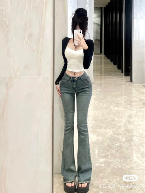 Curvy Hourglass Body Shape Outfits, Body Goals Hourglass Outfits Kpop, Hourglass Body Shape Aesthetic Korean, Korean Girl Body, 90 Degree Shoulders, Reference For Sketching, Peony Aesthetic, Fairy Grunge Style, Latihan Dada