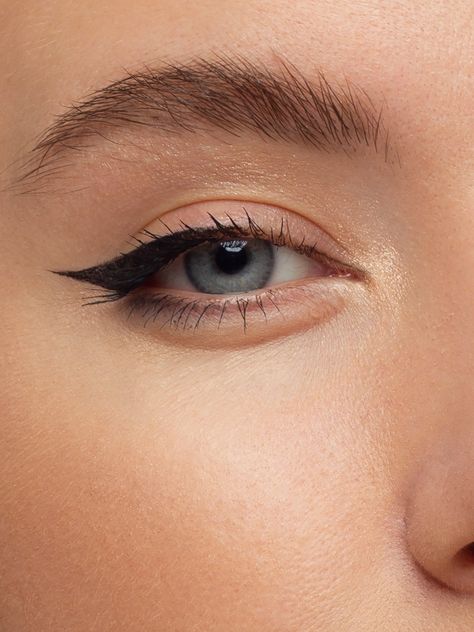 Basic Eyeliner, Eyeliner Trends, The Best Eyeliner, Top Eyeliner, Makeup 2023, Eyeliner Application, Natural Eyeliner, Indie Lee, Oil Body Wash