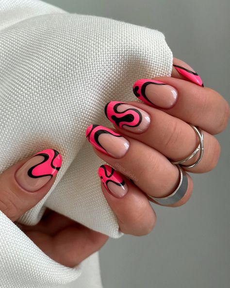 Modern Nails 2023, Oval Nail Designs, Classy Inspiration, Trendy Short Nails, Oval Nail, Oval Nails Designs, Mens Nails, Nagel Tips, Vibrant Nails