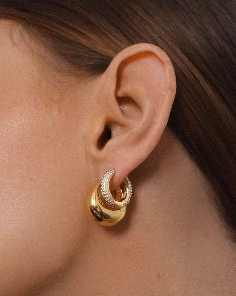 Second Earring, Luxe Jewelry, Authentic Jewelry, Classy Jewelry, Stacked Jewelry, Jewelry Lookbook, Silver Accessories, Gold Accessories, Girly Jewelry