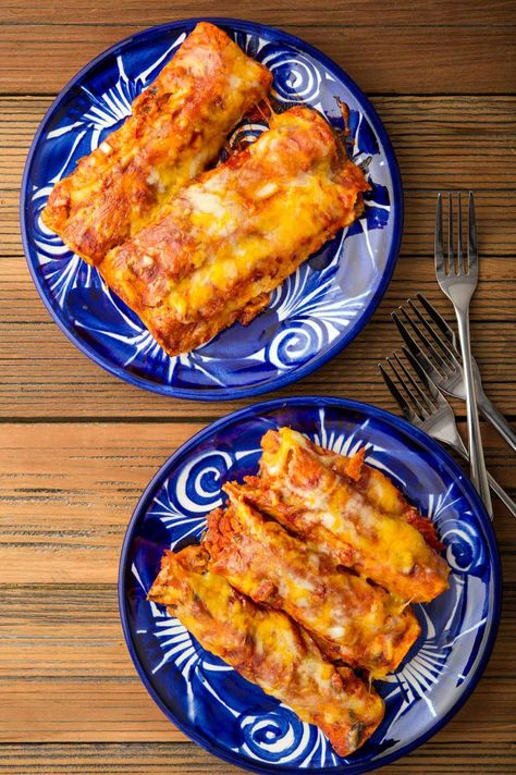 Enchiladas Rojas Recipe, Red Chile Enchiladas, Red Chile Sauce Recipe, New Mexico Red Chile, Creamy Chicken Enchiladas Recipe, Homemade Red Enchilada Sauce, Enchiladas Rojas, Chili Enchiladas, Red Gravy