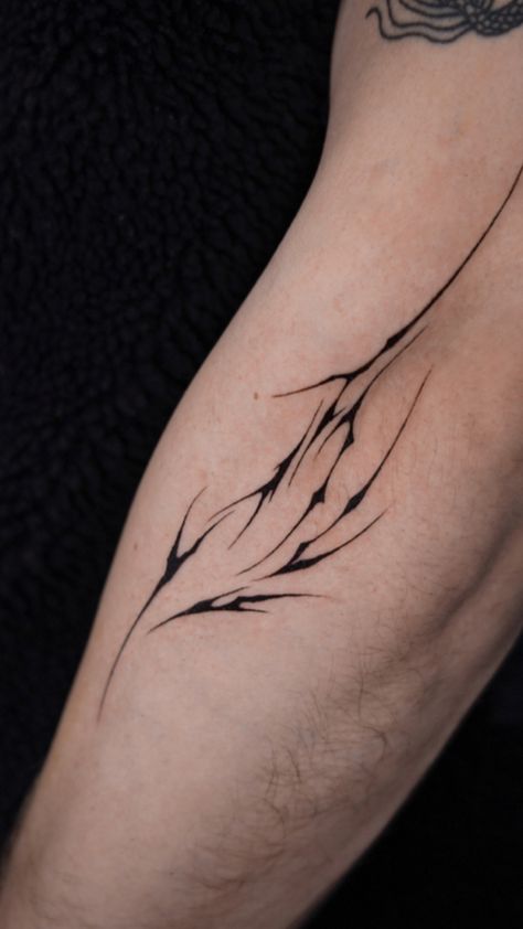 Fine Neotribal tattoo Neotribal Tattoo, Tattoo Minimalist, Tatting, Tattoo Ideas, Tattoos, Hair, Quick Saves