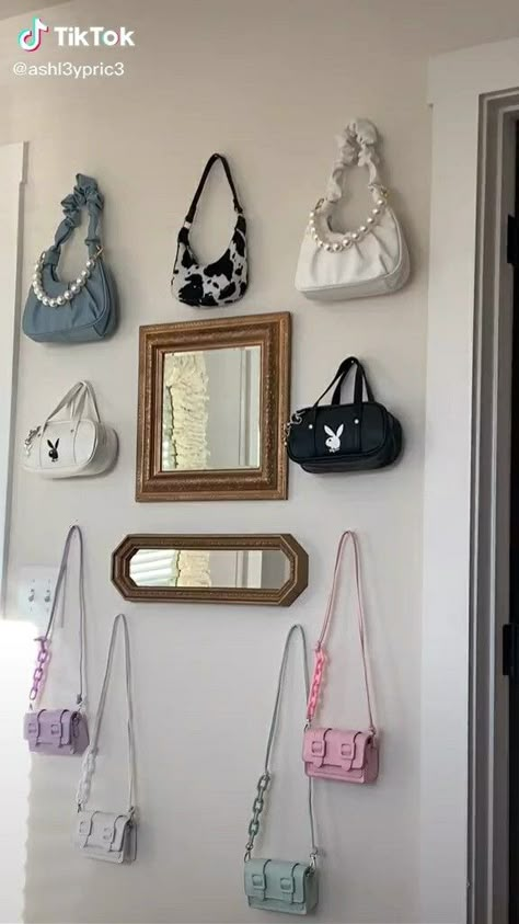 Purse Display Ideas Bedrooms, Purse Display Ideas, Hanging Purses, Purse Display, Handbag Display, Hello Kitty Purse, College Apartment Decor, Diy Bags Patterns, Pinterest Room Decor