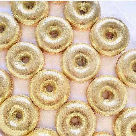 Everything that @dessertparlour touches turns to gold, even their donuts :doughnut: #venueco #donuts #gold #golddonuts #party #partytime #event #birthday #celebration #dessert #happy #love #cute #sweet #yummy Gold Donuts, Cake Table Birthday, Wedding Donuts, Sonic Party, Buttercream Cupcakes, Sonic Birthday, Wedding Treats, Baked Donuts, Donut Glaze