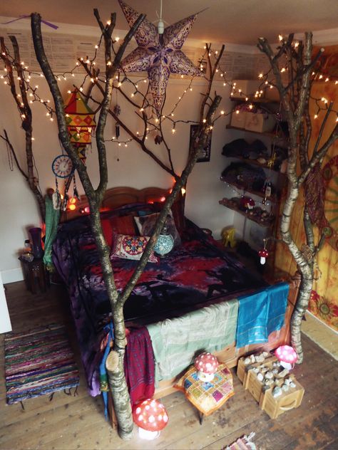 Special tree bed that I'm absolutely obsessed with. Tied silver birch branches from the back garden onto my bed frame with cable ties to make forest fairy grotto. Tree Branch Canopy Bed, Tree Branch Bed Frame, Fairy Bed Canopy, Fairy Den Room, 4 Poster Bed Cottagecore, Hippie Bed Frame, Tree Bed Frame, Tree Canopy Bed, Whimsigoth Bedframe