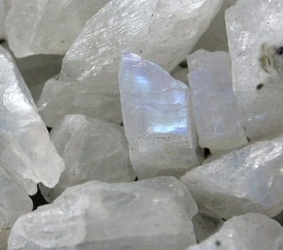 Crystals For Pregnancy, Using Crystals, Raw Moonstone, Being Pregnant, Meaningful Jewelry, Stone Crafts, Minerals And Gemstones, Career Change, Open Heart