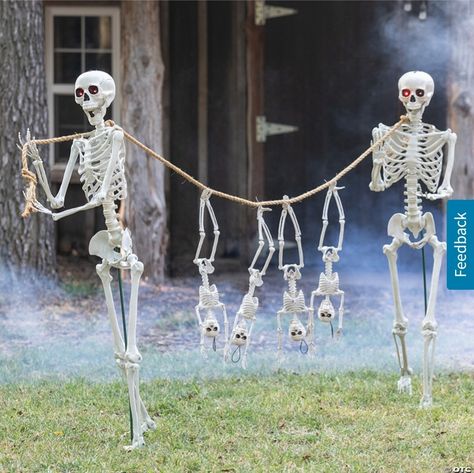 Halloween Skeleton Decorations Outdoor, Funny Halloween Decorations, Skeletons Halloween, Scary Halloween Decorations Diy, Halloween Diy Outdoor, Halloween Skeleton Decorations, Halloween Outside, Scene Accessories, Creepy Halloween Decorations