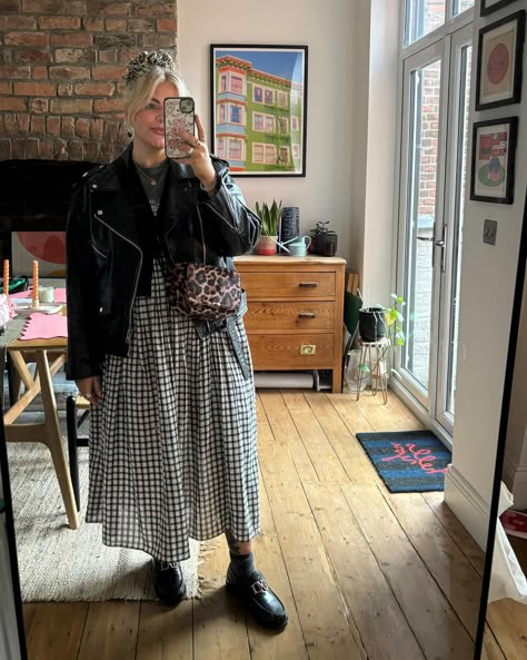 All these mirror pics and not once is the table behind me actually tidy 🫠💅 Layering Dress Outfit, Black Feminine Outfit, Layering A Dress, Forest Gump, Mum Style, Fran Fine, Spring Lookbook, So Fresh So Clean, Clothes Over Bros