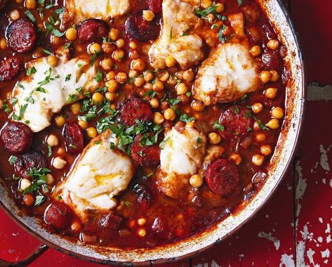 Cod Stew, Spanish Stew, How To Cook Chorizo, Fish Stew, Cod Recipes, Just Cooking, Fish Dishes, Seafood Dishes, Chickpeas