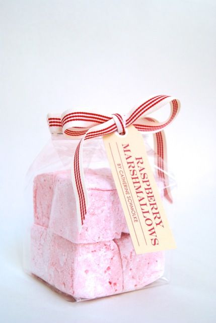 Marshmallow Business, Bake Packaging, Marshmallow Packaging, Confectionery Packaging, Cookie Photography, New Years Eve Dessert, Stall Decorations, Homemade Marshmallow Recipe, Hummingbird Cake Recipes